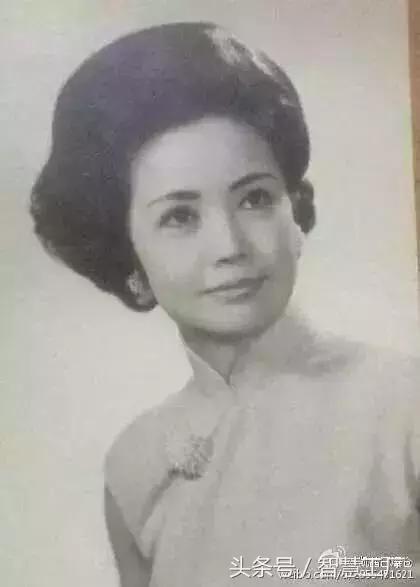 當年我媽是女神！網友曬出「爸媽零修圖年輕舊照」　張張驚艷「神顏值贏過一堆明星」爸爸根本郭富城