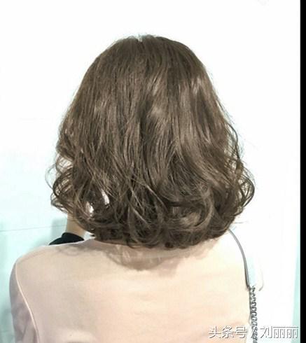 2025年「新燙髪20款」款款洋氣又滿意，美得就像一幅畫！非常適合最親愛的麻麻