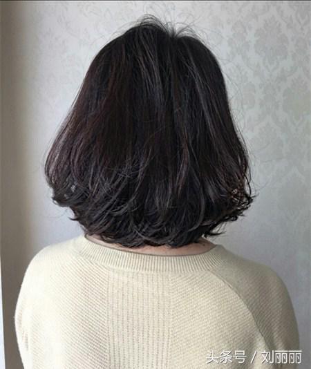 2025年「新燙髪20款」款款洋氣又滿意，美得就像一幅畫！非常適合最親愛的麻麻