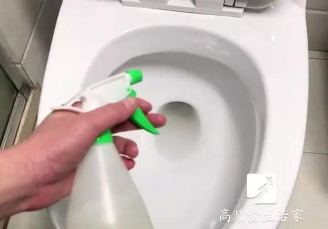 難怪花露水賣得越來越好！看完這「4個妙用」，趕緊在家裡放一瓶 