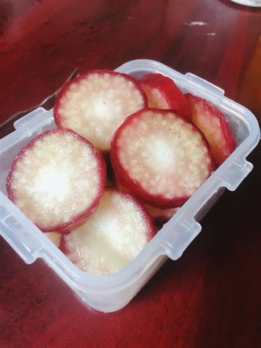 飯後吃水果！家人看到「謎樣圓形水果」不敢吃　內行人「揭曉真面目」網直呼：長知識了～