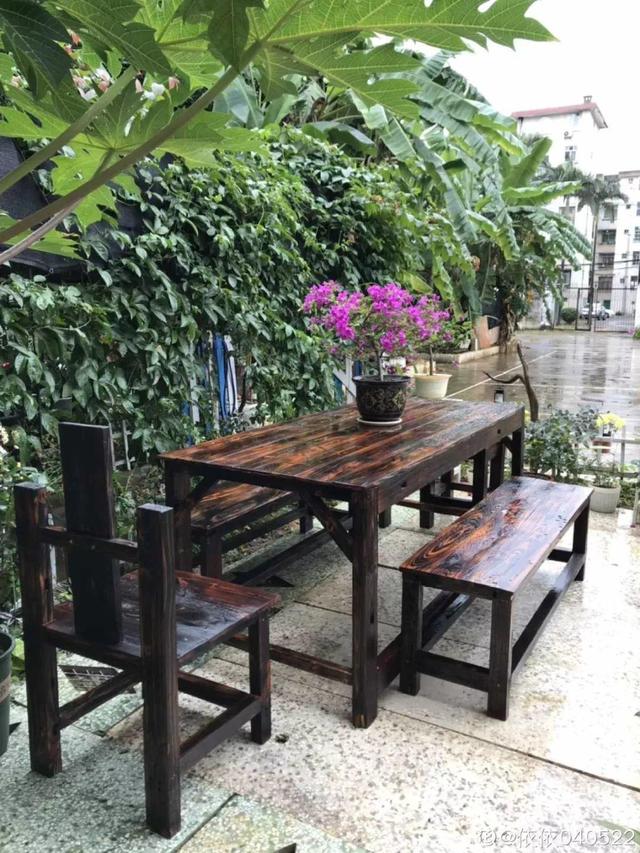 種花比滑手機有趣！夫妻將小菜園「改造成夢幻花圃」　撿回收化廢為寶「成人間仙境」：這老公哪裡找