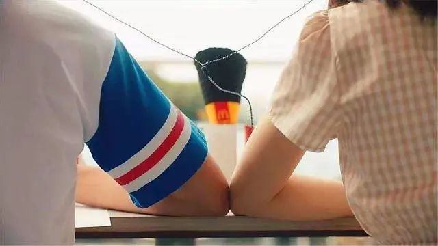 16歲女兒：「爸，我今晚要去男朋友家睡」　父親的做法「堪稱典範」令無數網友狂讚：明智又暖心