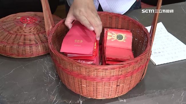 堅持要拿聘金！婆婆不甘願「勉強掏12萬」臭臉到底　兩家互不相讓「媳婦親自出馬」安撫：換28年自由