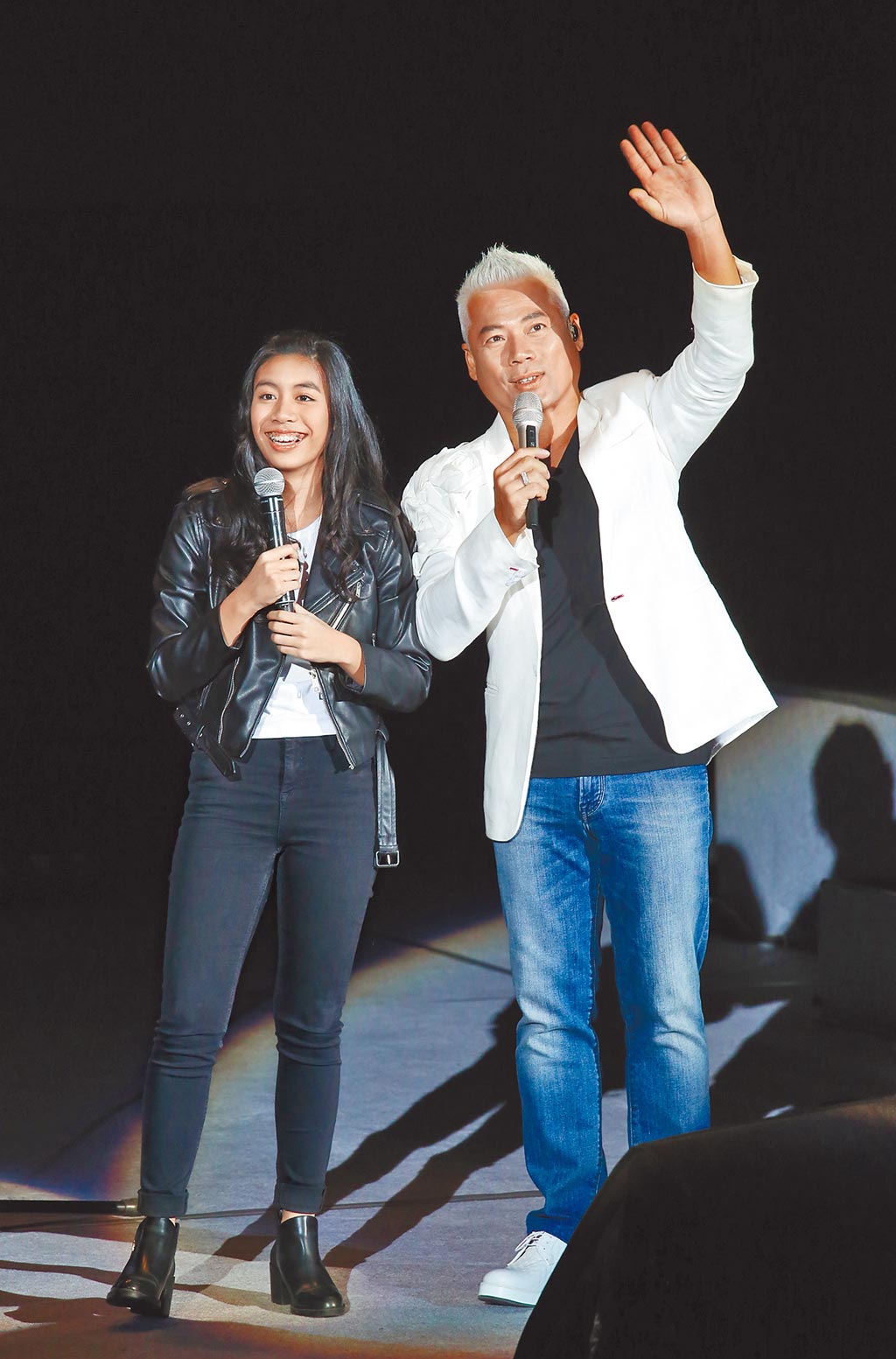 為21歲愛女出道鋪路！巫啟賢「豪砸千萬開製作公司」老爸超霸氣喊話　笑揭「一家4口團圓1年半生活」未來計畫曝光
