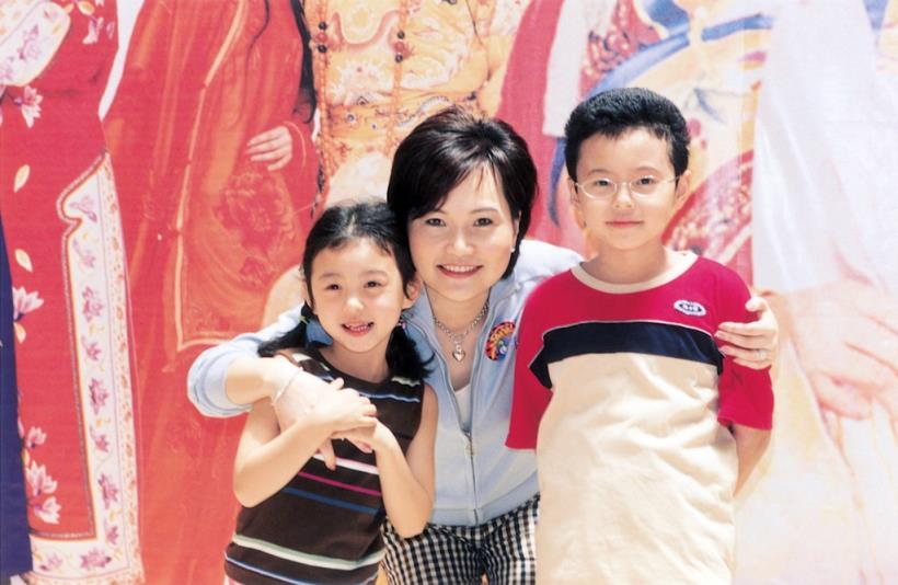 沈春華預約AZ疫苗「兒子中肯分析」網讚爆：觀念很正確　自曝「兒1周零用錢不到400」多少能耐有多少開支