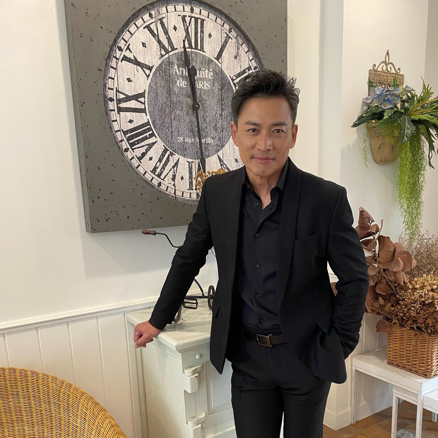 瘦回帥氣小生！50歲江宏恩「被笑飛龍變肥龍」2個月狂鏟13kg　早上必「空腹喝一杯特製果汁」養成冰塊肌