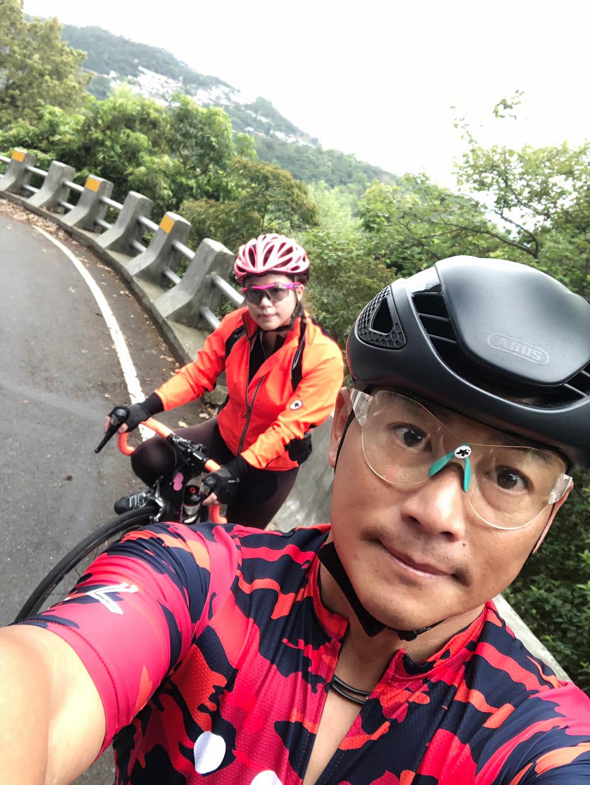 瘦回帥氣小生！50歲江宏恩「被笑飛龍變肥龍」2個月狂鏟13kg　早上必「空腹喝一杯特製果汁」養成冰塊肌