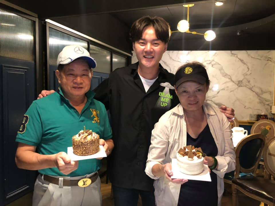 姊弟情深！許富凱憶「國小見姊姊出嫁」哭好慘：妳不要走　對父母報喜不報憂「她是我的垃圾桶」