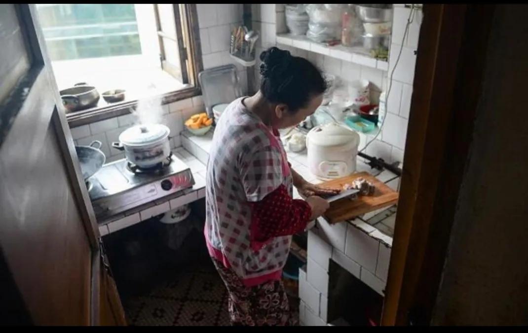 晚年不靠子女！68歲退休阿姨後悔自述：「存錢給自己養老」是我這輩子最蠢的決定