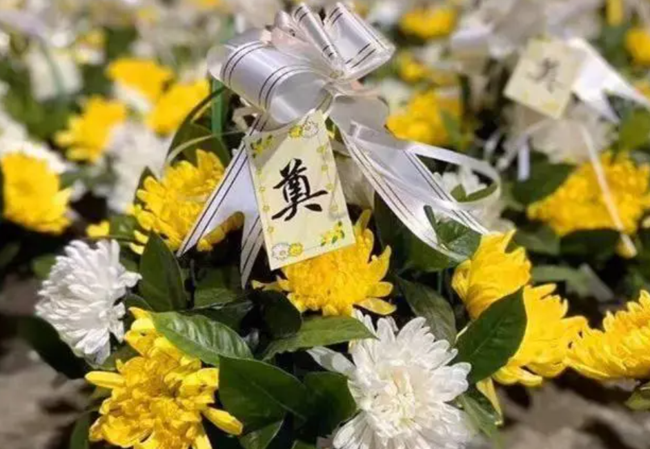 火葬場門口有一對聯！上聯：「早來晚來早晚都來」　下聯道破「命運真諦」令生者釋懷