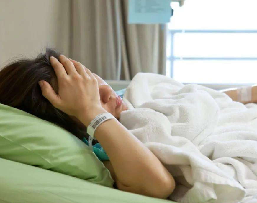 57歲阿姨腦梗離世！醫生多次提醒:1物是「膽固醇大戶」別多吃