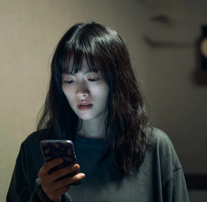 爸爸多年來捻花惹草！最近他「正式跟媽媽提出離婚」　我笑笑拿出一份親子鑑定「作為他的離婚禮物」