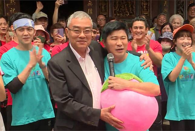 槓上民視！胡瓜找律師下通牒「最後期限是明天」　「高層親赴錄製現場」稍早回應了