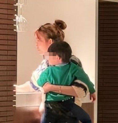 林志玲被拍到「現身台北街頭」愛子模樣隨母　「隔5年公開亮相」被封奇蹟美人