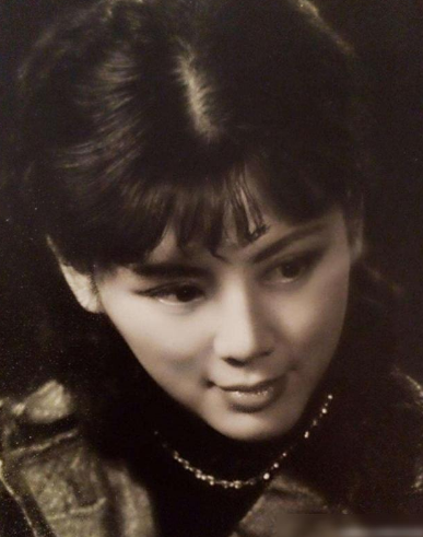 她是第一美婦！因太美「55歲時」還被柯林頓接見　為顯年輕「28年不近男人」今70多歲近況曝光