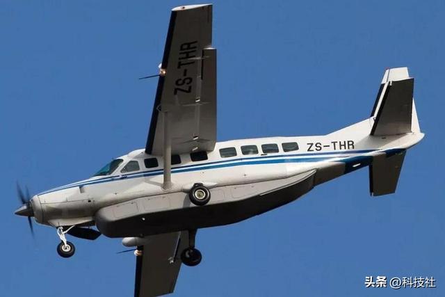 小飛機墜毀！清大高材生「從9千公尺跳下」一年後才找到　父母卻冷回「拒絕領走大體」