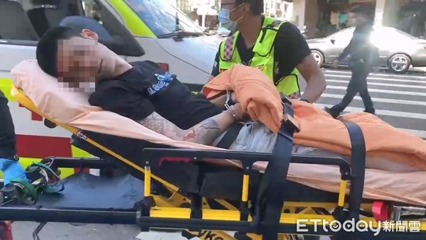 路上直衝猛撞！台中22歲男「釀1死3傷」　媽媽醫院喊「我兒子在等開刀」快閃