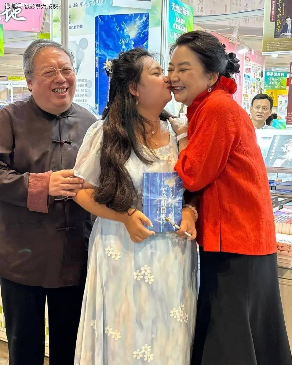 名列台灣四大美女！66歲女星「發福不敢認」為女兒出山　「一家三口合體」掀熱議
