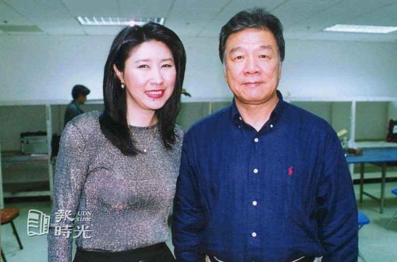隱退定居美國！台視小生「驚傳大中風」歌后妻悲泣　「身體難自主」怨天喊：為何是我