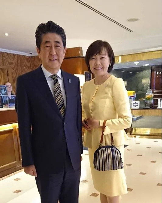 淚別亡夫！安倍晉三遺孀「卸下前首相夫人光環」每周田地耕作　自帶飯糰「樂當樸素農村婦」