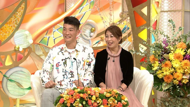 愛上大21歲女同學媽媽！他徹底淪陷「展開猛烈追求」狂被拒　直到「女兒傳一封簡訊」成功娶回家