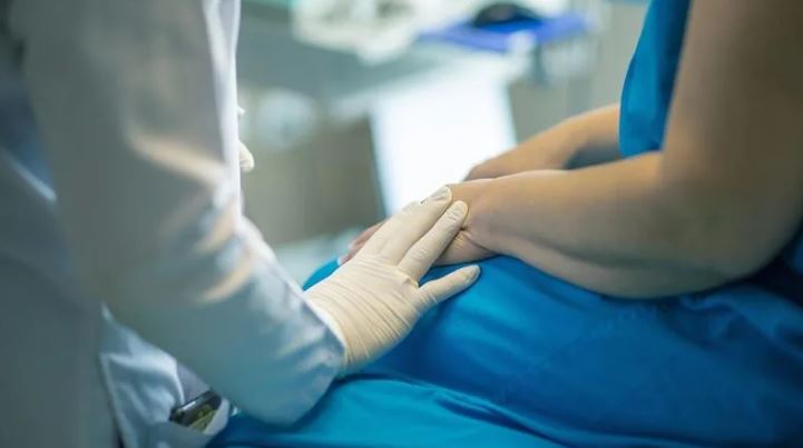目睹妻患乳癌！深情夫「靠一招」成功戰勝癌魔　醫證實：比藥物更強大