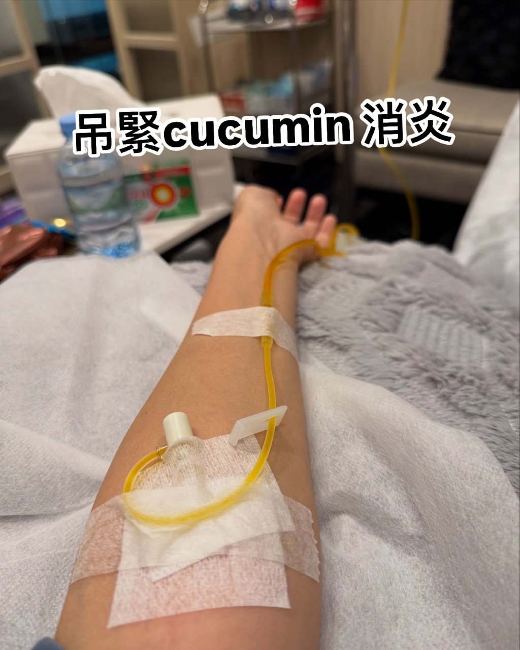 50歲女星乳癌復發「突入院治療」　「驚傳心臟積水」抽出1公升畫面驚人