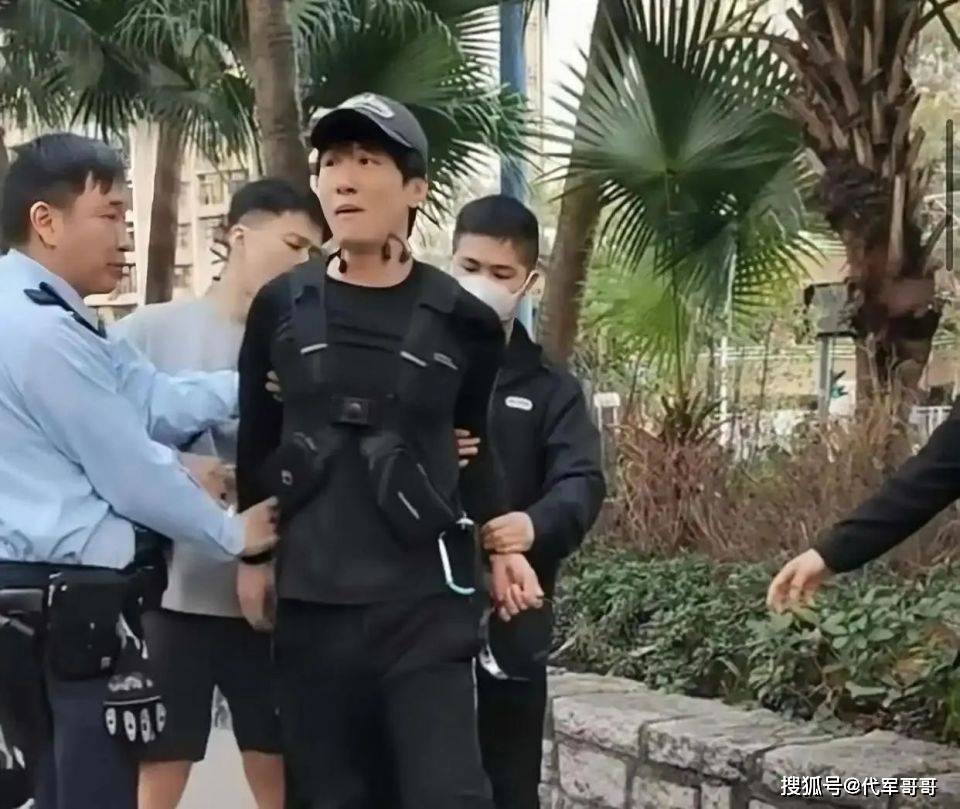 昔日男神墮落！知名男星「做外送慘遭逮捕」狼狽模樣曝光　網一聽原因搖頭：「是他罪有應得...」