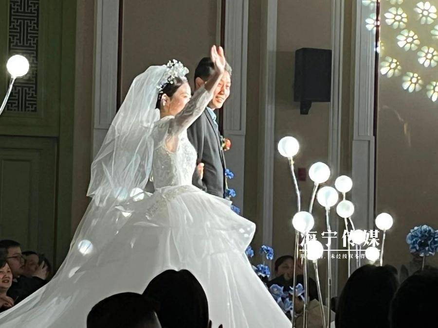 喜酒喝到一半！台下新娘同事「集體跑光」　背後「感動原因曝光」新娘：我當時也想跑