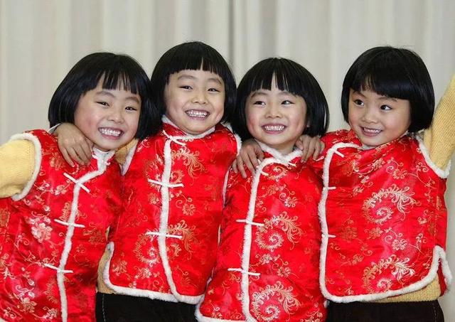 她們是「最美四胞胎」！25年共用一張臉「同時考進世界名校」　「現狀曝光後」網友們服了
