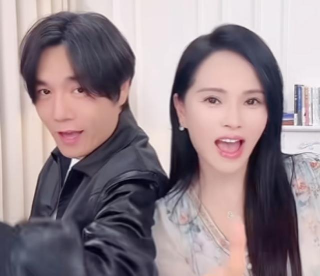 結婚10週年傳婚變！伊能靜直播問老公「你最喜歡我哪裡？」　下秒秦昊「超誠實回答」她笑翻：不能播